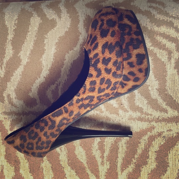 Rue 21 leopard print stilettos