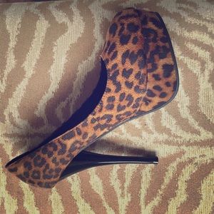 Rue 21 leopard print stilettos