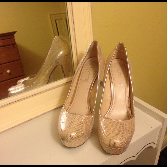 Gold Aldo pumps