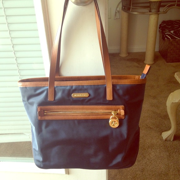 AUTHENTIC Michael Kors Purse