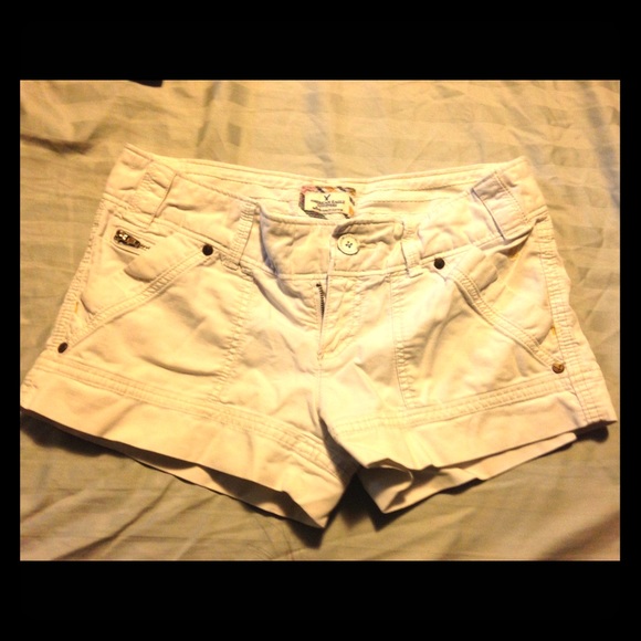 American eagle white shorts