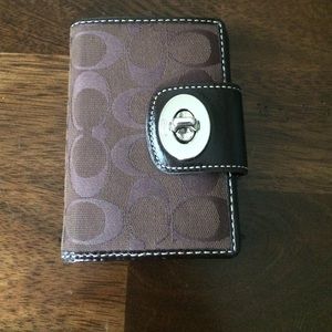 Coach signature wallet chocolate brown