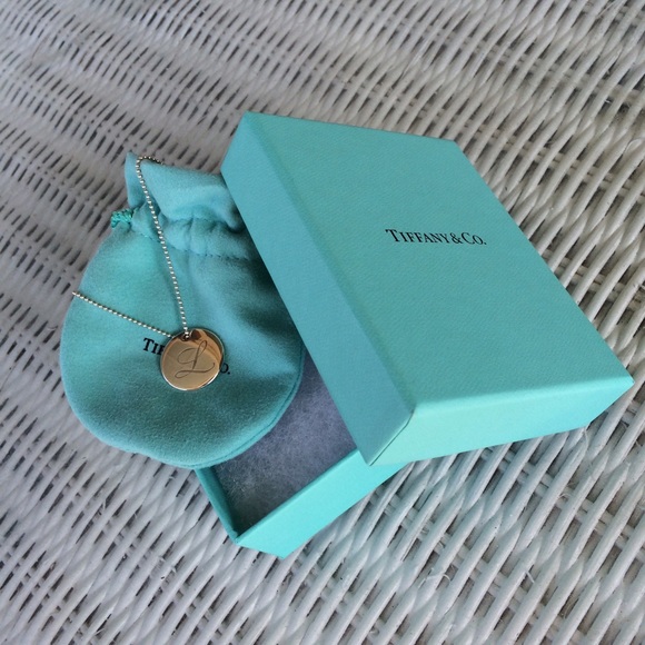 🚫SOLD TIFFANY NOTES LETTER "L" ROUND PENDANT - Picture 4 of 4