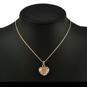 Beautiful necklace 18 k gold plated