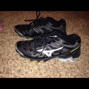 Volleyball shoes