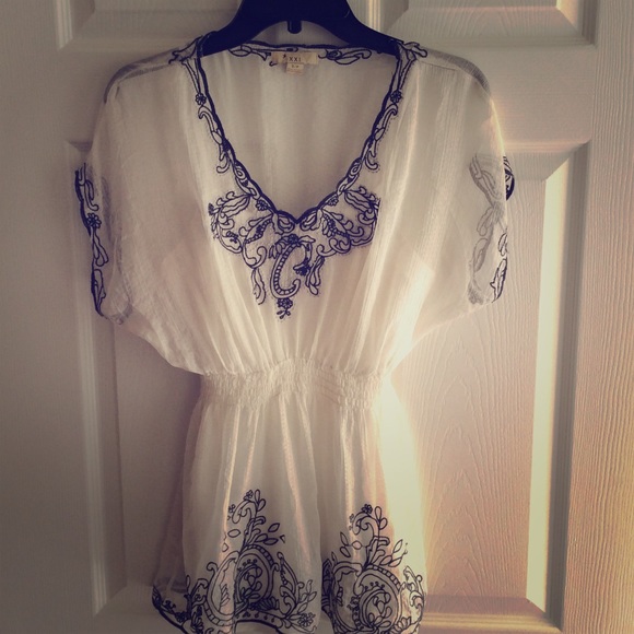 FOREVER 21 Embroidered Top
