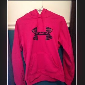 Under armour pink sweatshirt