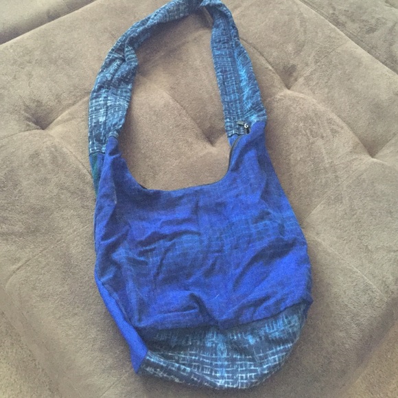 Embroidered cloth sling purse - Picture 2 of 2