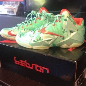 Lebron 11 Christmas