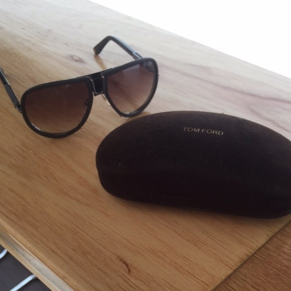 AUTH Tom Ford grey sunglasses - Picture 2 of 4