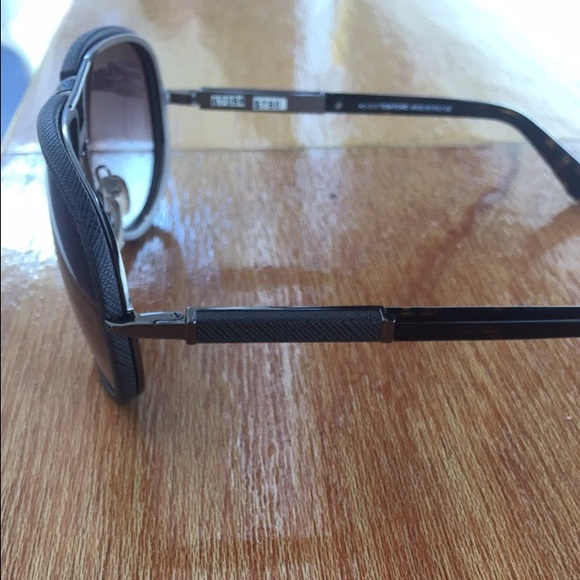 AUTH Tom Ford grey sunglasses - Picture 3 of 4