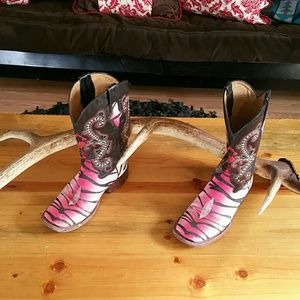 Stunning Ferrini PINK stingray