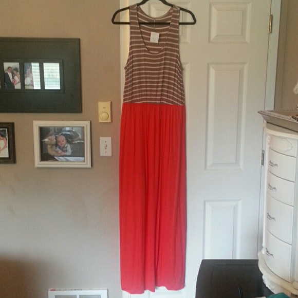 Maxi dress by Color Thread