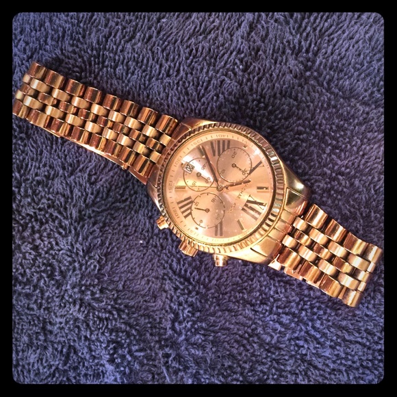 Michael Kors Rose Gold Watch - Picture 1 of 3