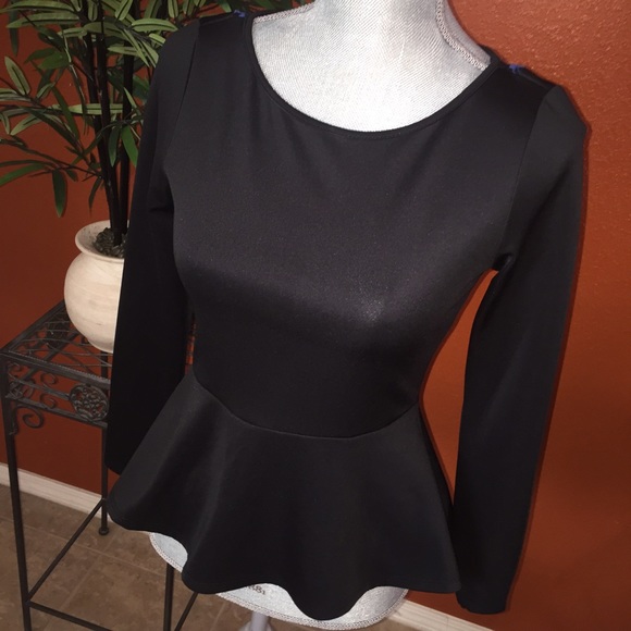 Must Have Black Blue Lace Back Peplum Top Small - Picture 4 of 4