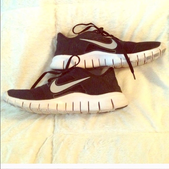 Nike youth 6.5 shoes