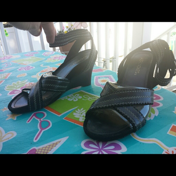 Black Aerosoles sandals Sz 5.5