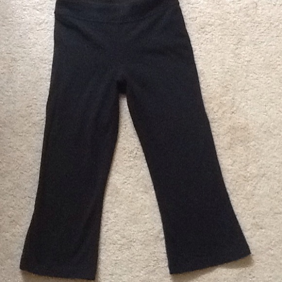 Black lulu lemon yoga Capri