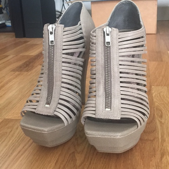 🎉HP🎉Jessica Simpson ash grey heels - Picture 2 of 4