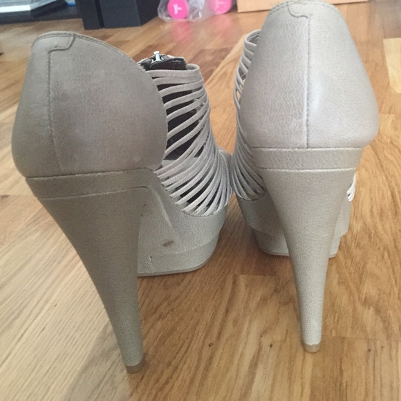 🎉HP🎉Jessica Simpson ash grey heels - Picture 3 of 4