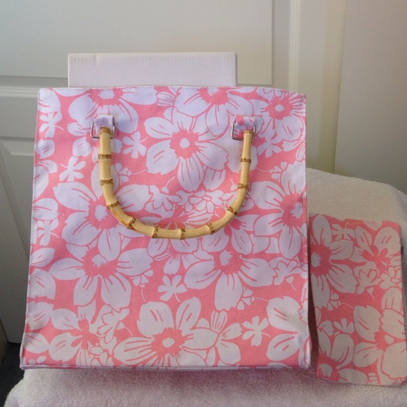 The Body Shop Handbags - NWOT The Body Shop purse.