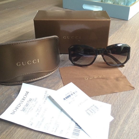 Gucci Accessories - Gucci tortoise rectangle sunglasses