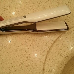 T3 single pass 1.5 inch flat iron