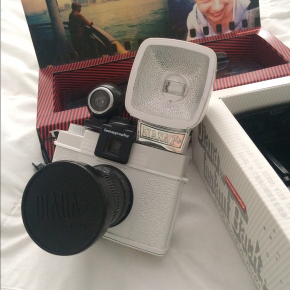 Lomo Diana F+ Camera Bundle