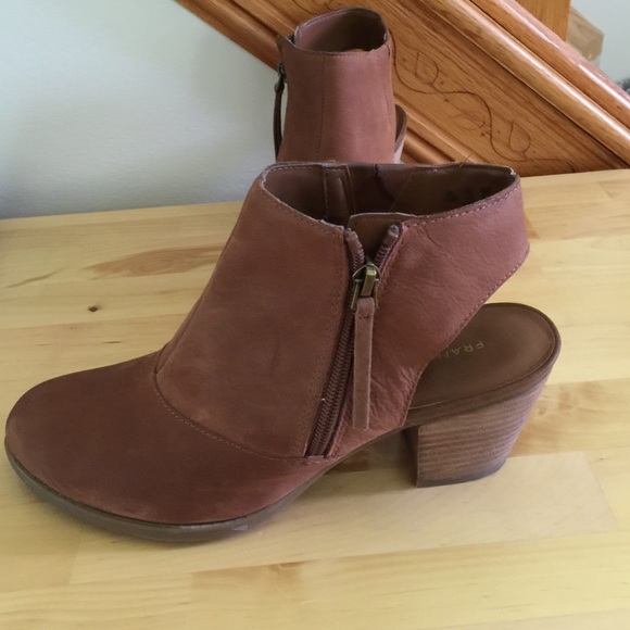 FRANCO SARTO as. 8.5 cutout booties