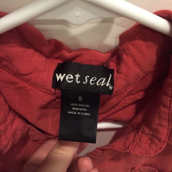 Cute summer shirt. - Picture 3 of 3