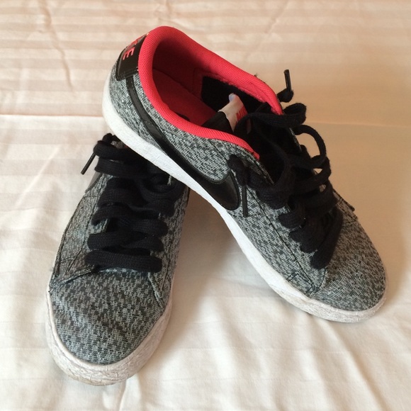 Nike gym shoe