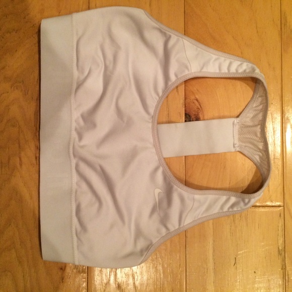 White nike sports bra