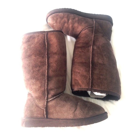 ugg classic tall chocolate size 8 ugg classic tall chocolate size 8