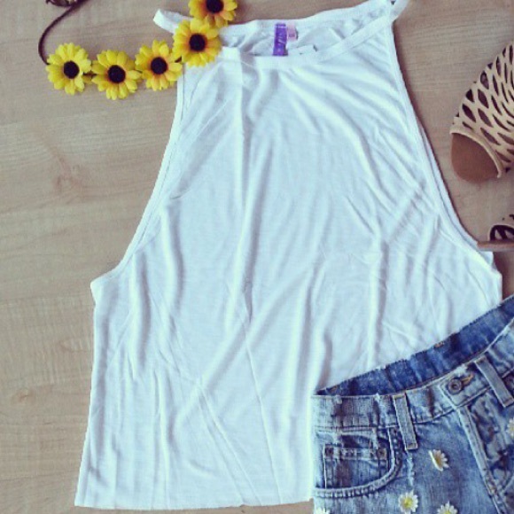 Lf Emma and Sam white low arm hole tank NWT