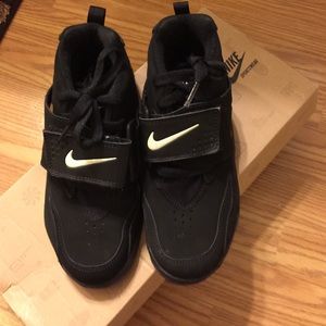 Boys diamond turf size 13c