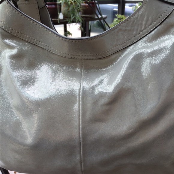 🎉HP🎉 10/12/15🎉🎀🌷💞Coach Purse Shimmering 💞 - Picture 2 of 4