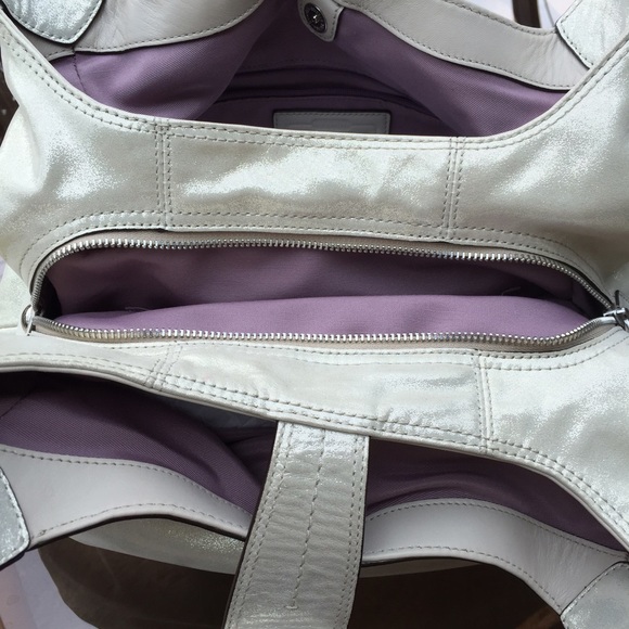 🎉HP🎉 10/12/15🎉🎀🌷💞Coach Purse Shimmering 💞 - Picture 3 of 4