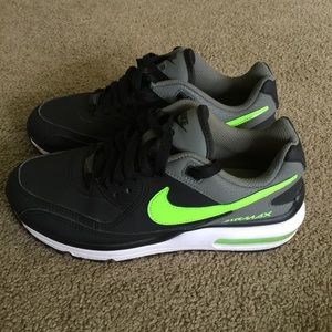 NIKE Air Max