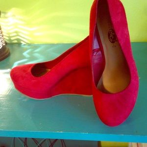 Red wedges size 8/9 worn twice!