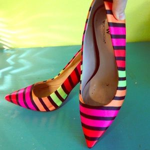 Super cute striped heels 😍 size 9