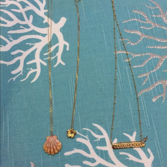 Sunrise shell & gold necklaces!