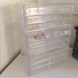 Acrylic makeup storage