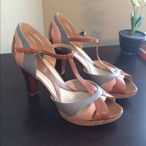 Naturalizer Katrina Teak/Multi heels. Worn twice