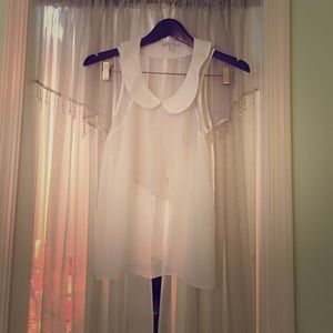 White tank top with Peter Pan color