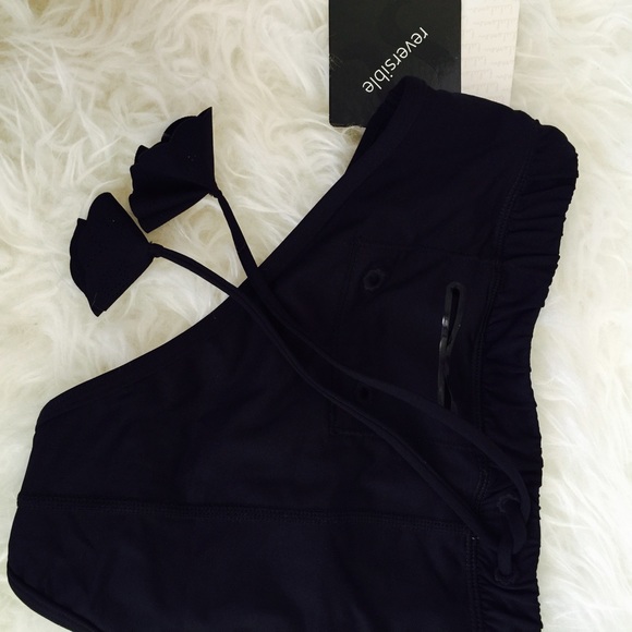 🔱SOLD 🔱Lululemon wave ride boyshort - Picture 3 of 4