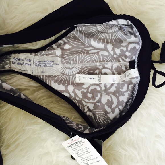 🔱SOLD 🔱Lululemon wave ride boyshort - Picture 4 of 4