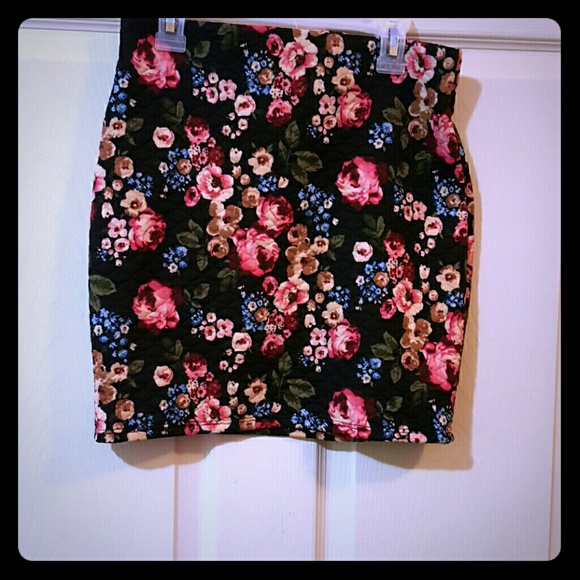 Cute Floral skirt