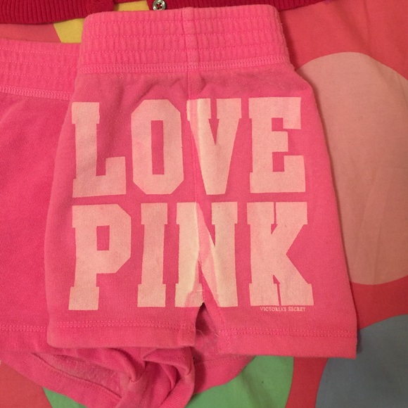Pink shorts - Picture 2 of 2
