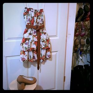 Strapless floral dress w/ Belt.