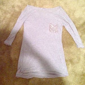 gray quarter length loose tee w/pocket